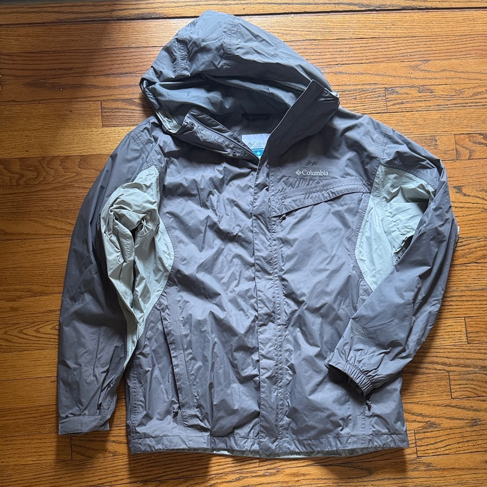 Columbia Two-Tone Gray Hooded rain Jacket L